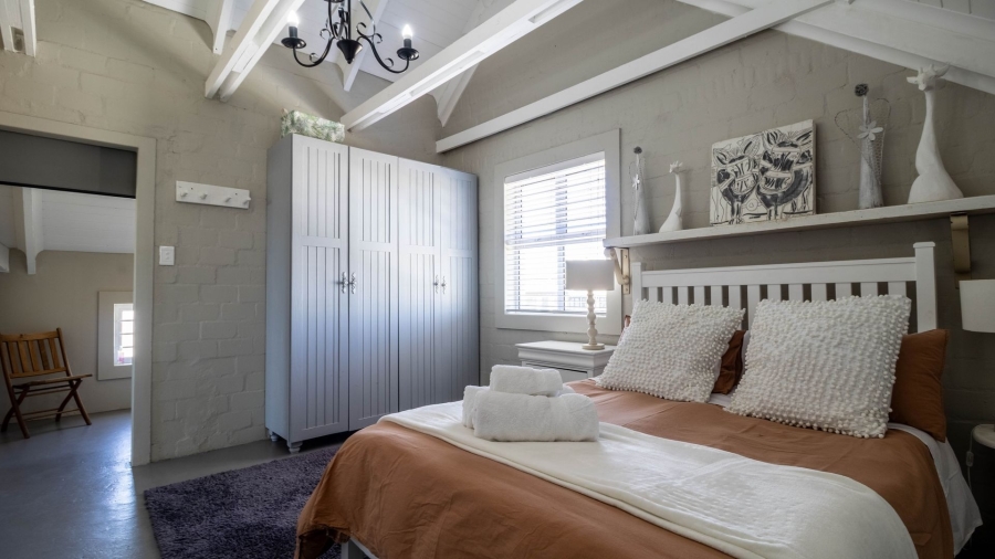 6 Bedroom Property for Sale in Jacobsbaai Western Cape